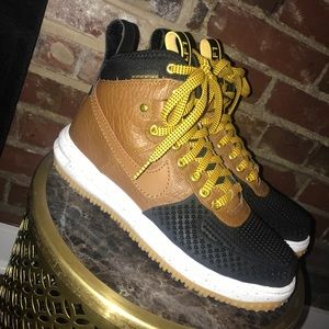 Nike LunarForce Duck Boots